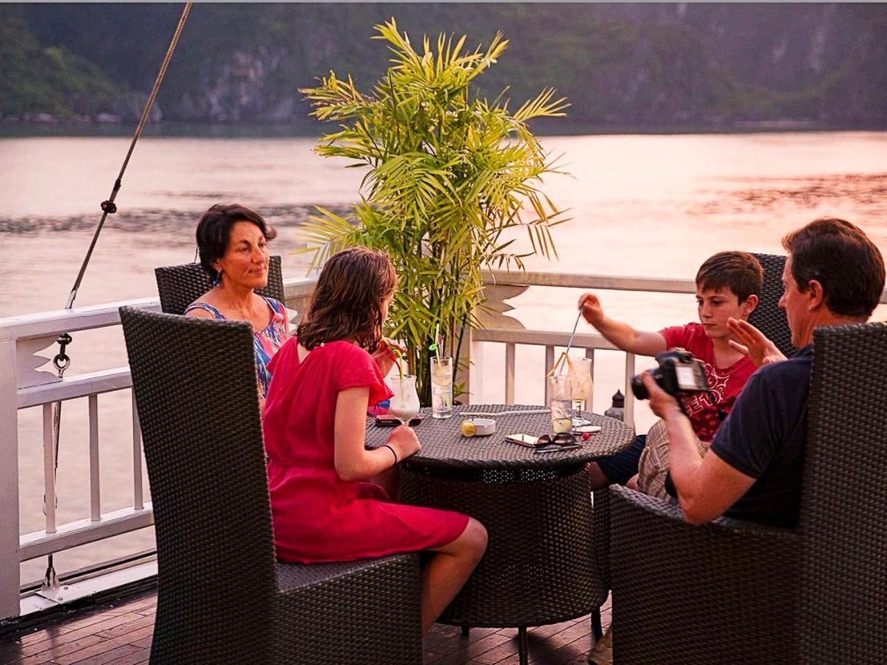 Hôtel Victory Boutique Cruise à Hạ Long Extérieur photo