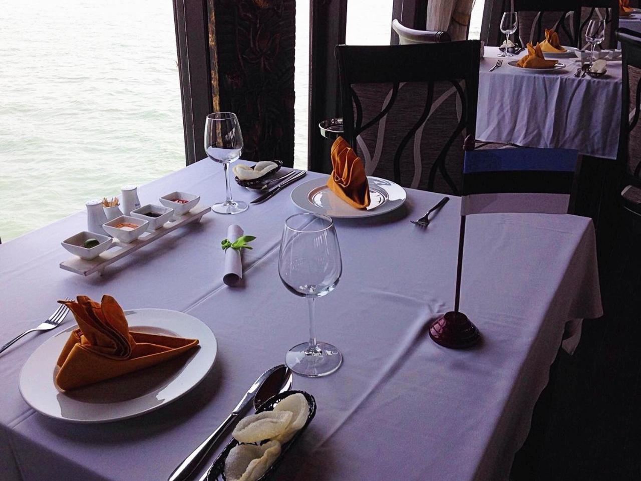 Hôtel Victory Boutique Cruise à Hạ Long Extérieur photo